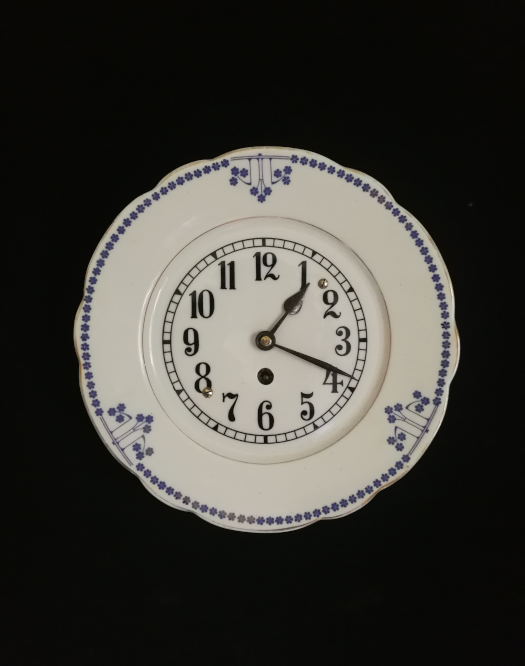 Reloj de porcelana